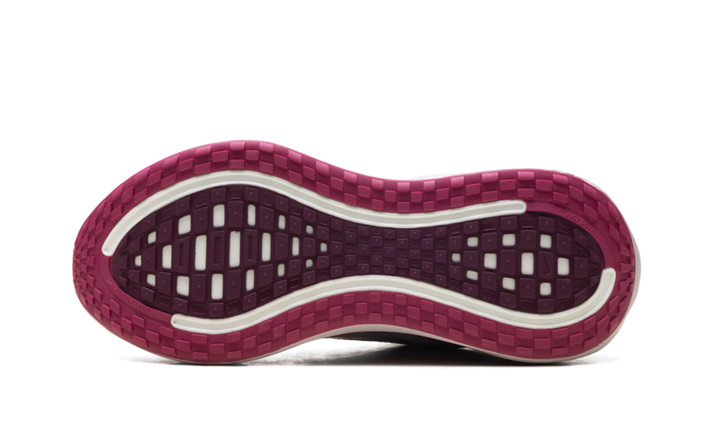Vomero Plus Wmns "Red" HV8154 602