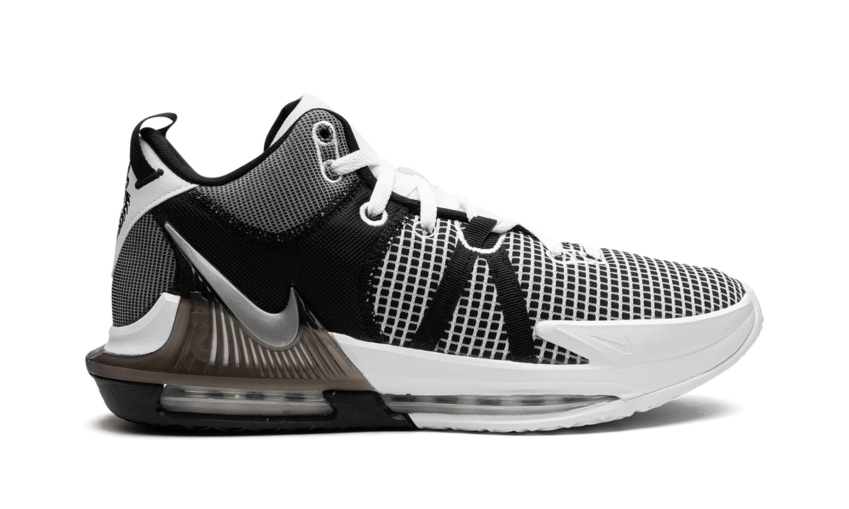 LeBron Witness VII "Metallic Silver" DM1123 100