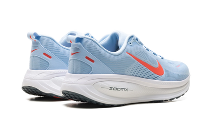 Vomero 18 "Ice Blue / White / Blue Fox / Bright Crimson" IQ9406 411