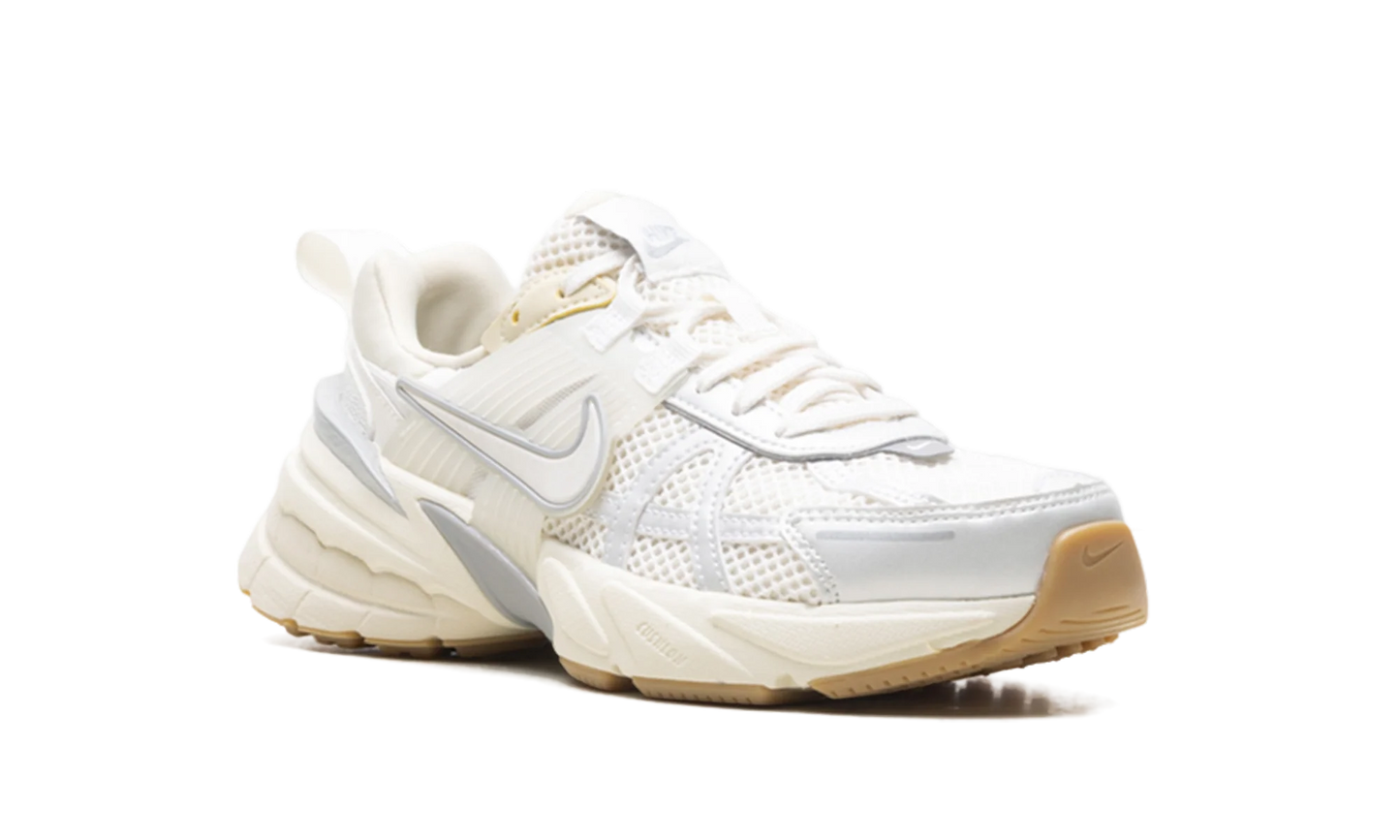 V2K Run WMNS "White Photon Dust Fir" FD0736 108