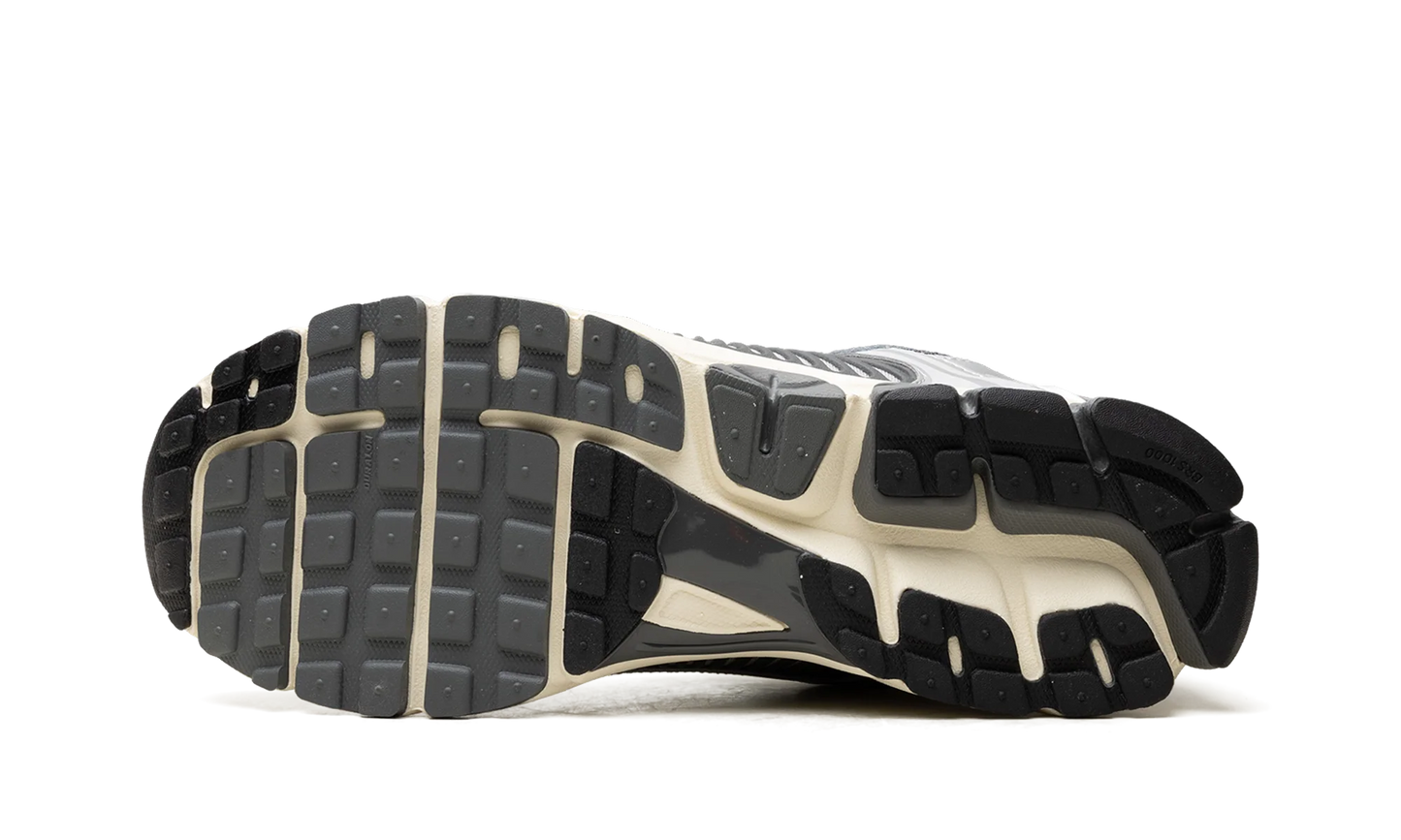 Zoom Vomero 5 "Iron Grey Chrome" IM3486 001