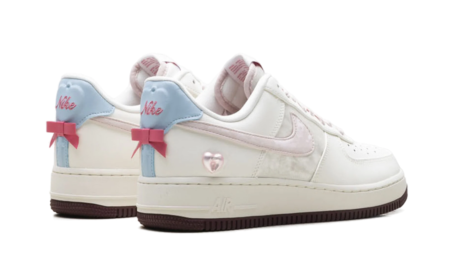 Nike Air Force 1 WMNS "Valentine's Day (2026)" IQ4937 161