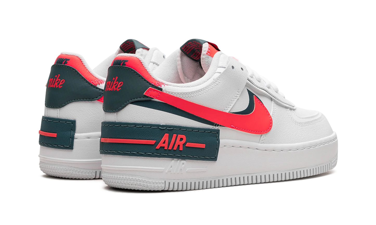 AIR FORCE 1 SHADO NMS WMNS "White Solar Red" DB3902 100