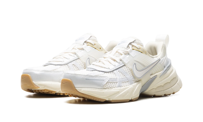 V2K Run WMNS "White Photon Dust Fir" FD0736 108