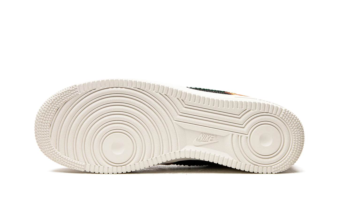 Air Force 1 '07 LX "Siempre Familia" DO2157 816
