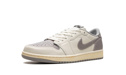 1 Low EX "Atmosphere Grey" CZ0790 101