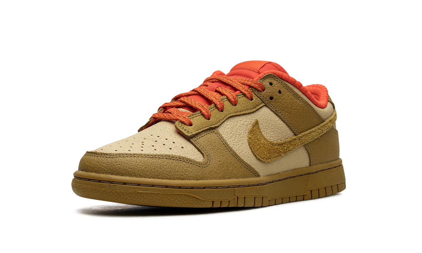 DUNK LOW WMNS"Bronzine Picante Red" FQ8897 252