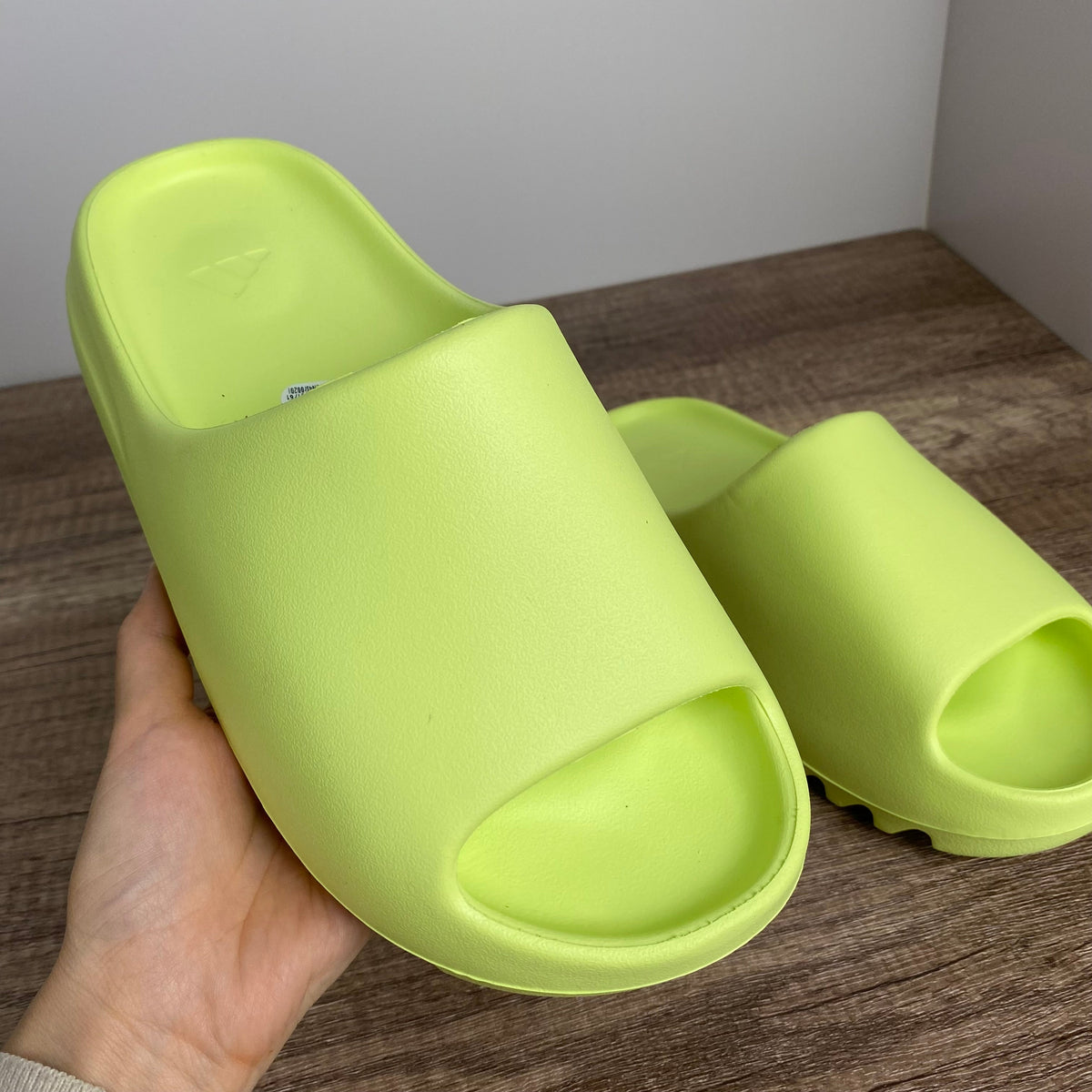 Slide Glow Green