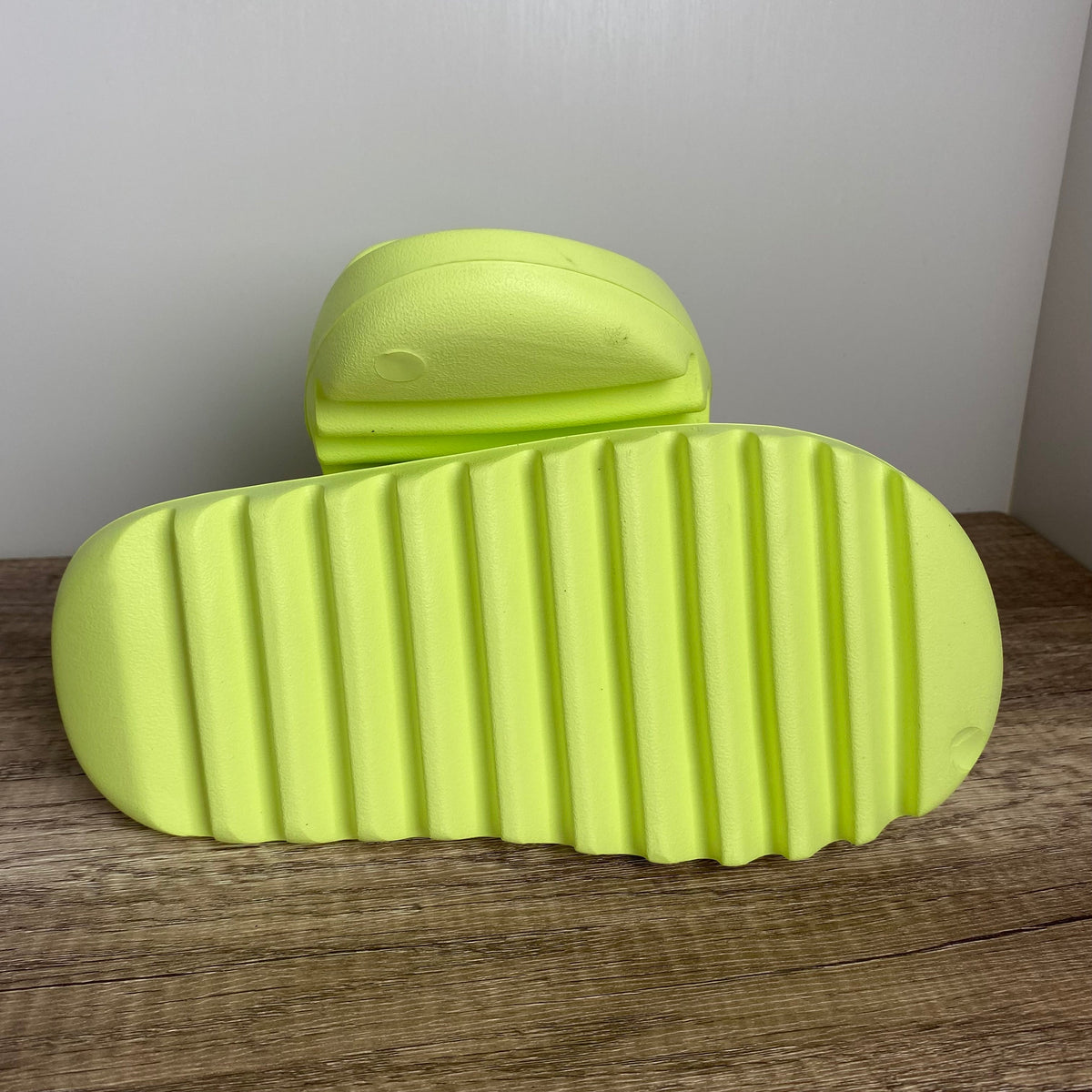 Slide Glow Green