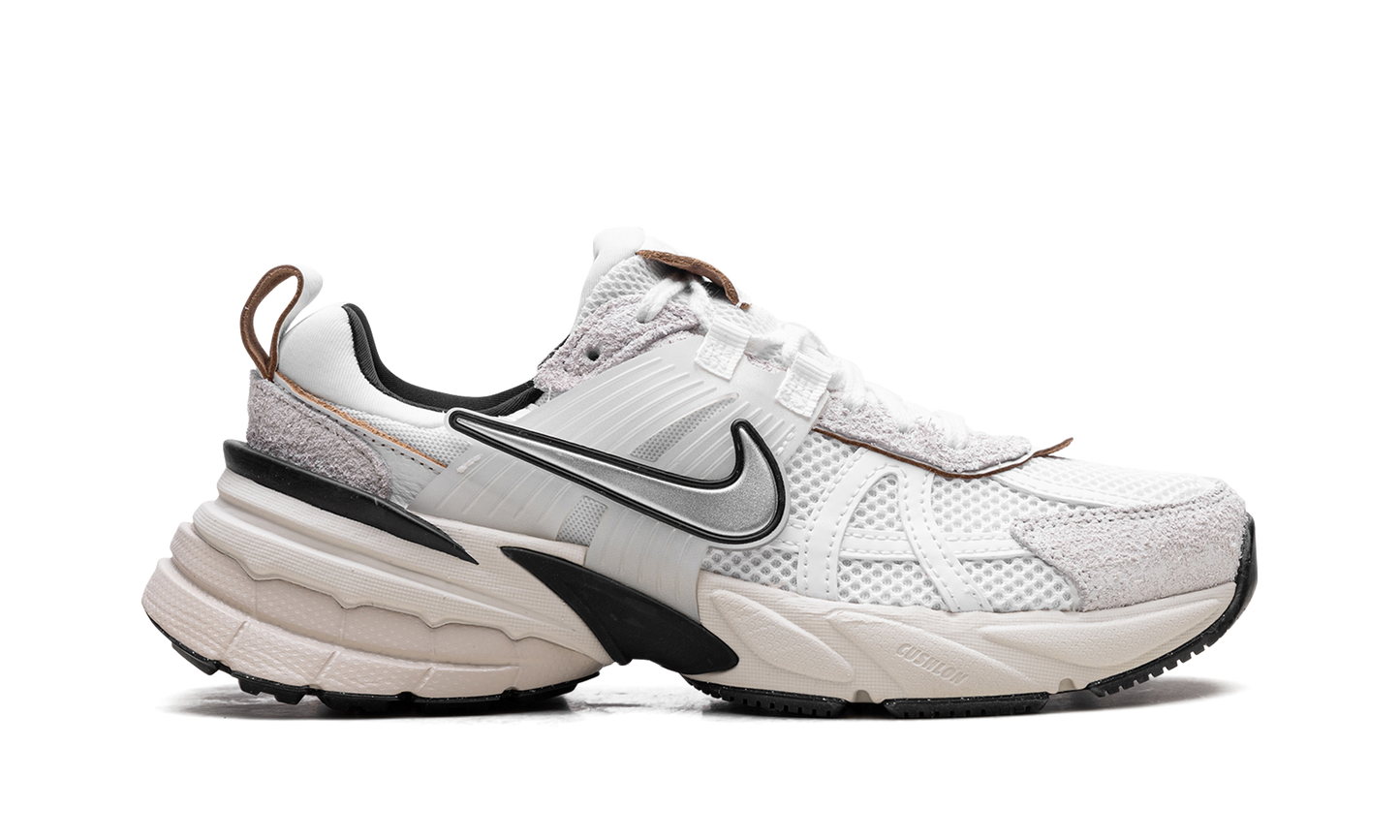 V2K Run Wmns"Summit White" FN6703 100