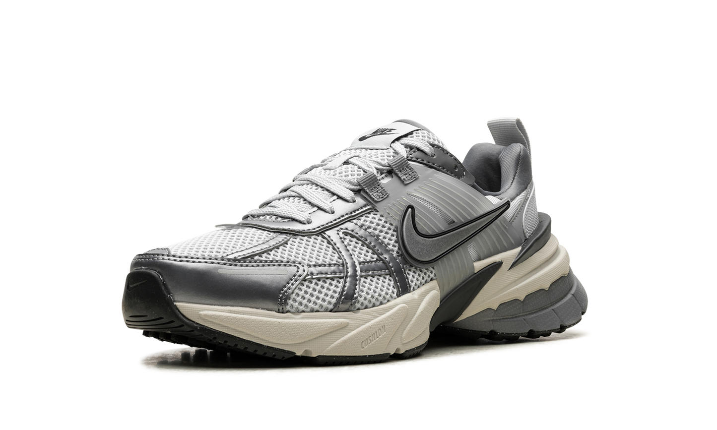 V2K RUN WMNS"Pure Platinum Wolf Grey" FD0736 003
