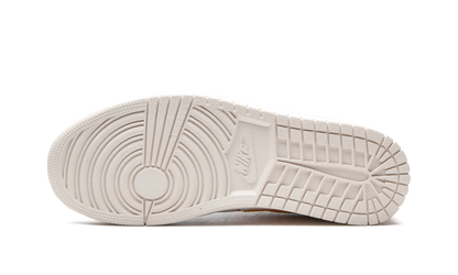 1 Low Centre Court "University Gold" DJ2756 102