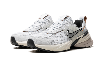 V2K Run WMNS"Pure Platinum/ Chrome" FN6703 002