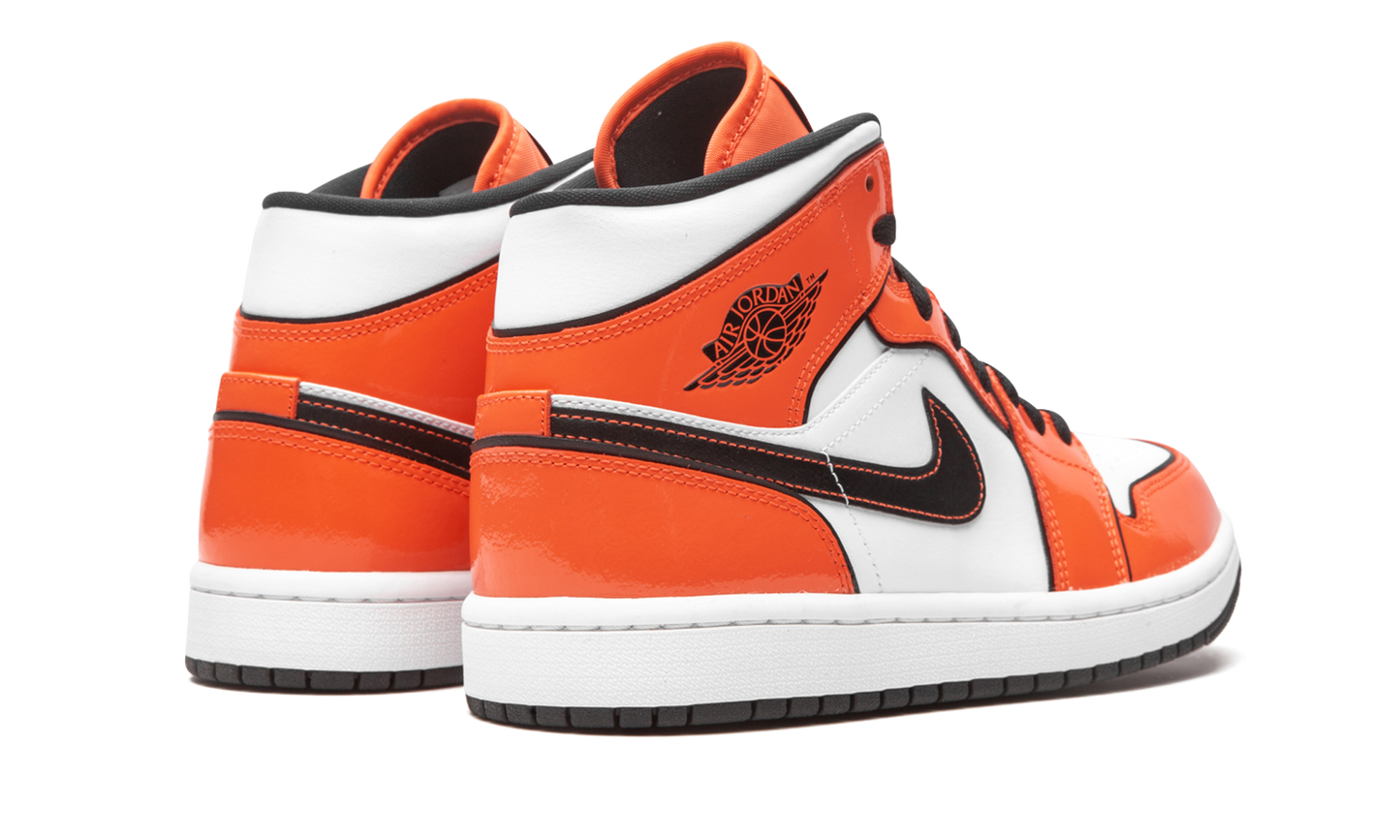 1 Mid SE "Turf Orange" DD6834 802