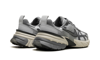 V2K RUN WMNS"Pure Platinum Wolf Grey" FD0736 003