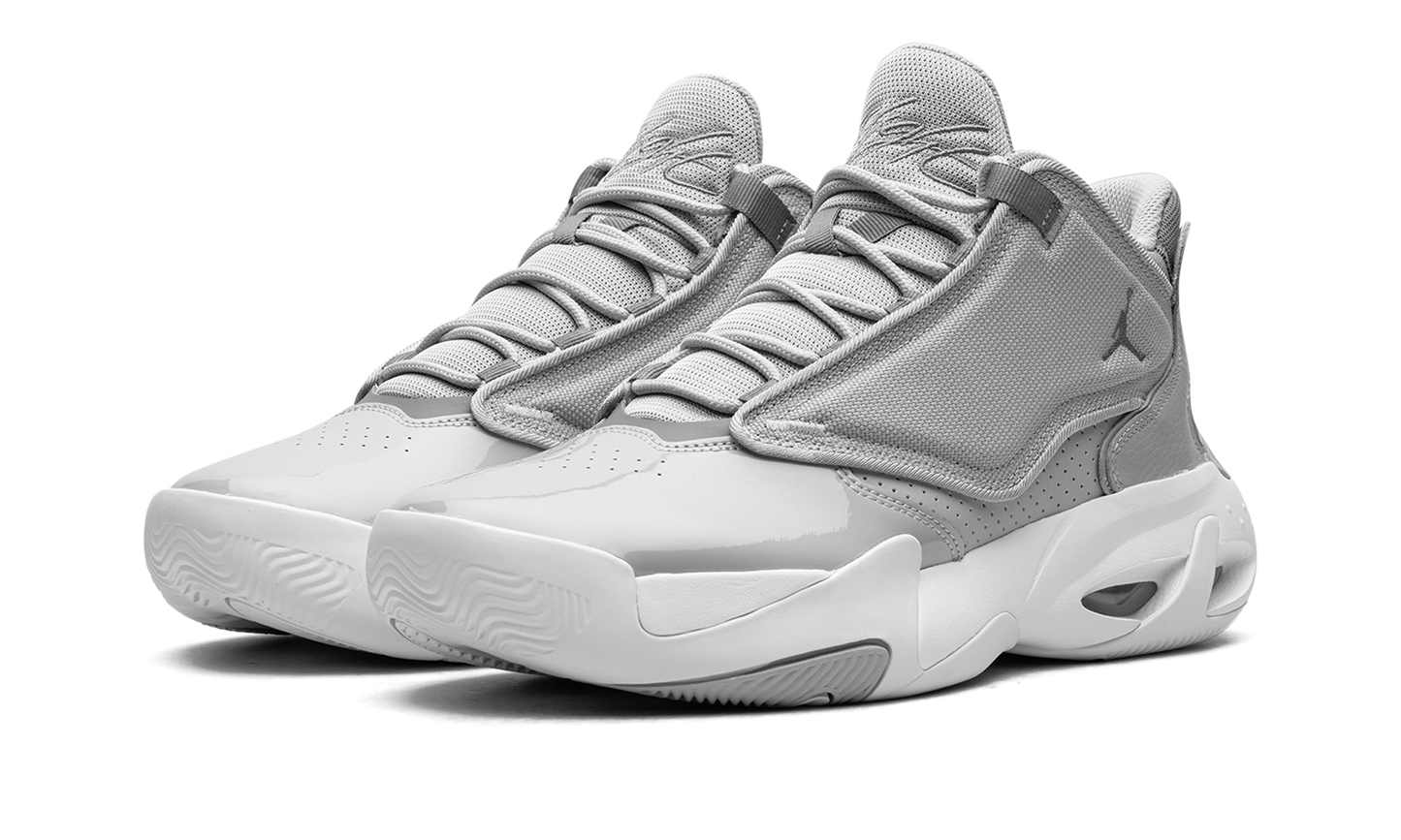 Max Aura 4 "Cool Grey" DN3687 005