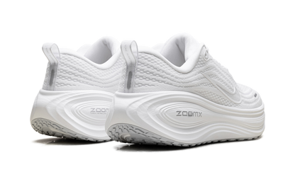 Vomero Plus WMNS"Triple White" HV8154 102