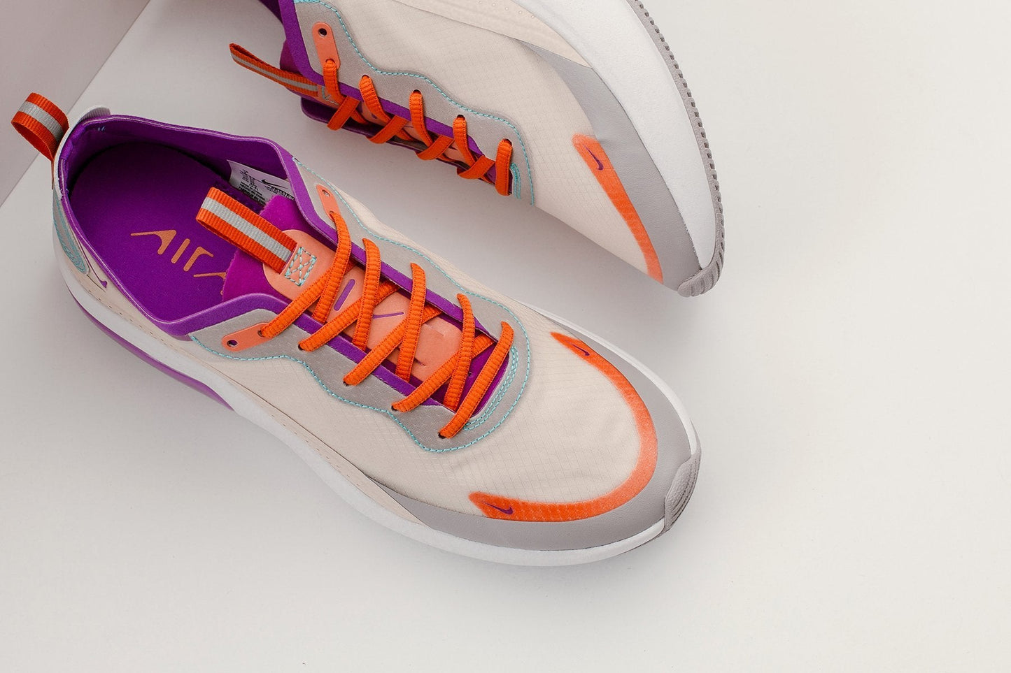 Women's Air Max Dia SE - Light Orewood Brown/Hyper Violet/Starfish