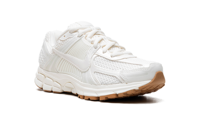 WMNS Zoom Vomero 5"SAIL GUM" HM5886 133