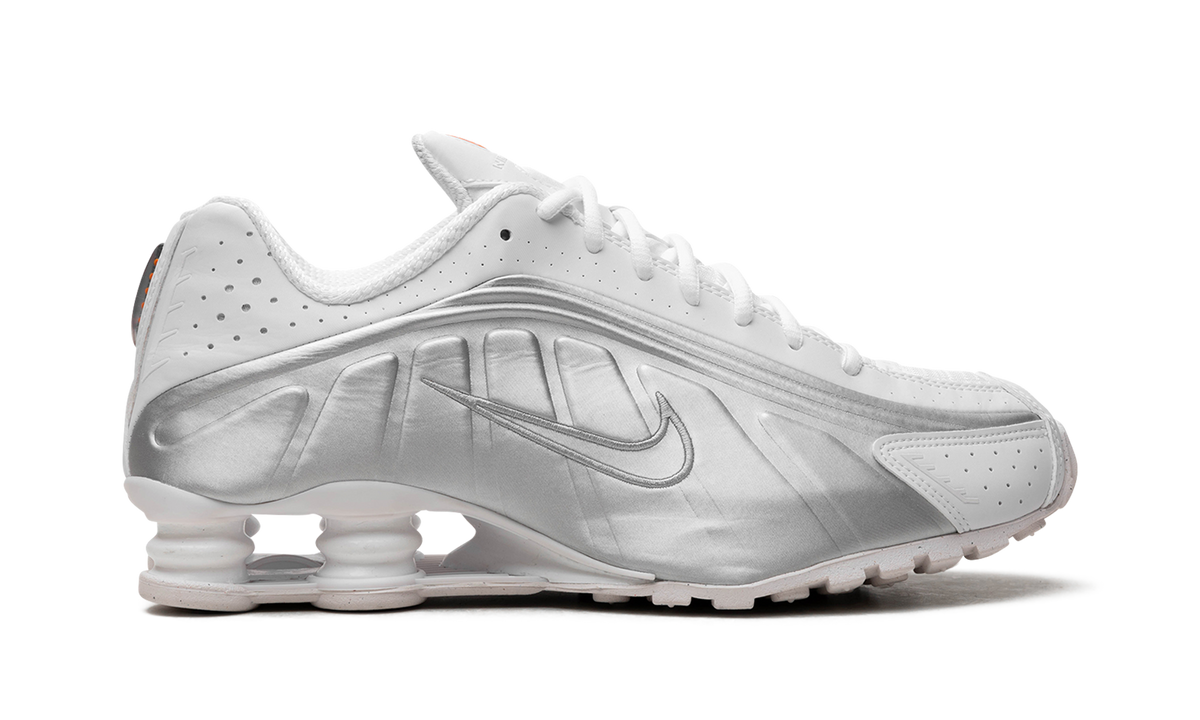 SHOX R4 MNS WMNS"Metallic silver" AR3565 101