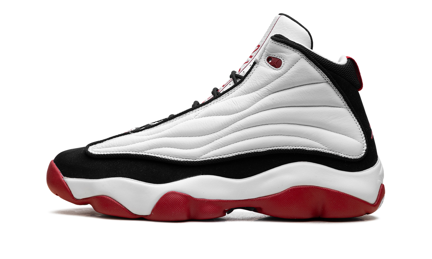 Pro Strong "White Black Gym Red" DC8418 116