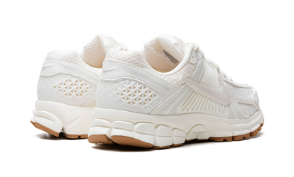 WMNS Zoom Vomero 5"SAIL GUM" HM5886 133
