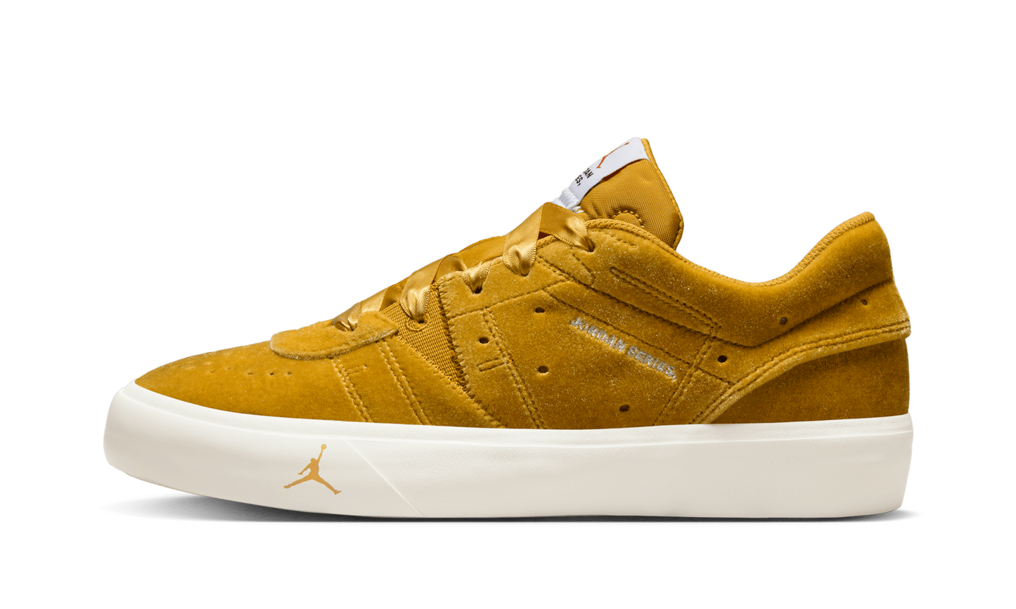 Series.05 SE WMNS "Gold Velvet" DZ7737 761