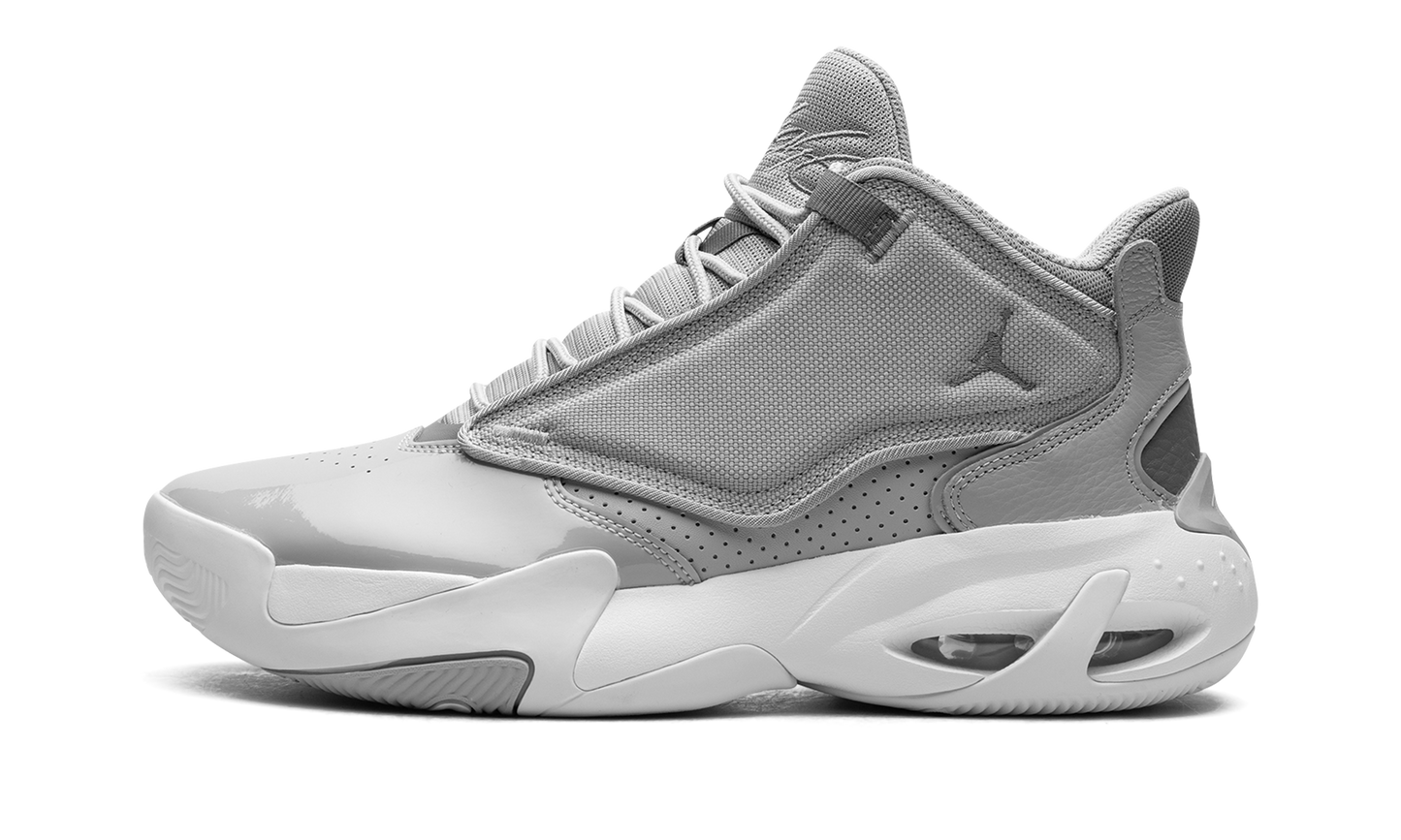 Max Aura 4 "Cool Grey" DN3687 005