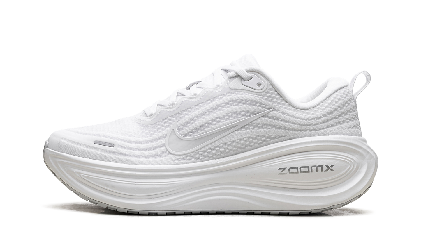 Vomero Plus WMNS"Triple White" HV8154 102