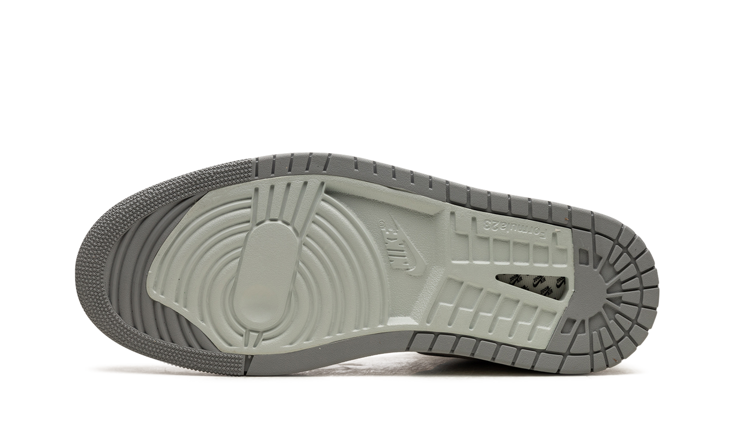 1 Zoom CMFT 2 "Particle Grey" DV1307 101