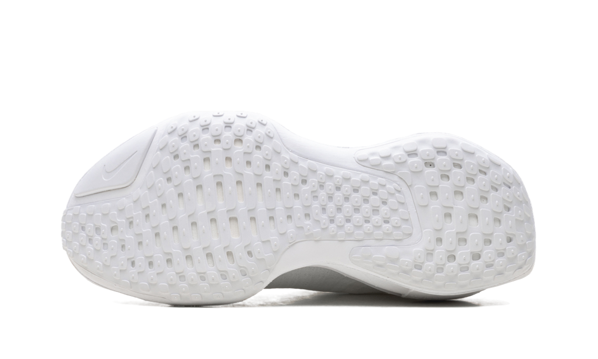 ZoomX Invincible 3 Wmns"White" DR2660 103