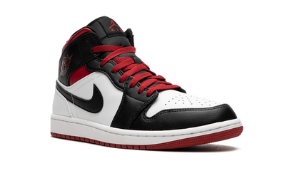 1 Mid "Gym Red Black Toe" DQ8426 106