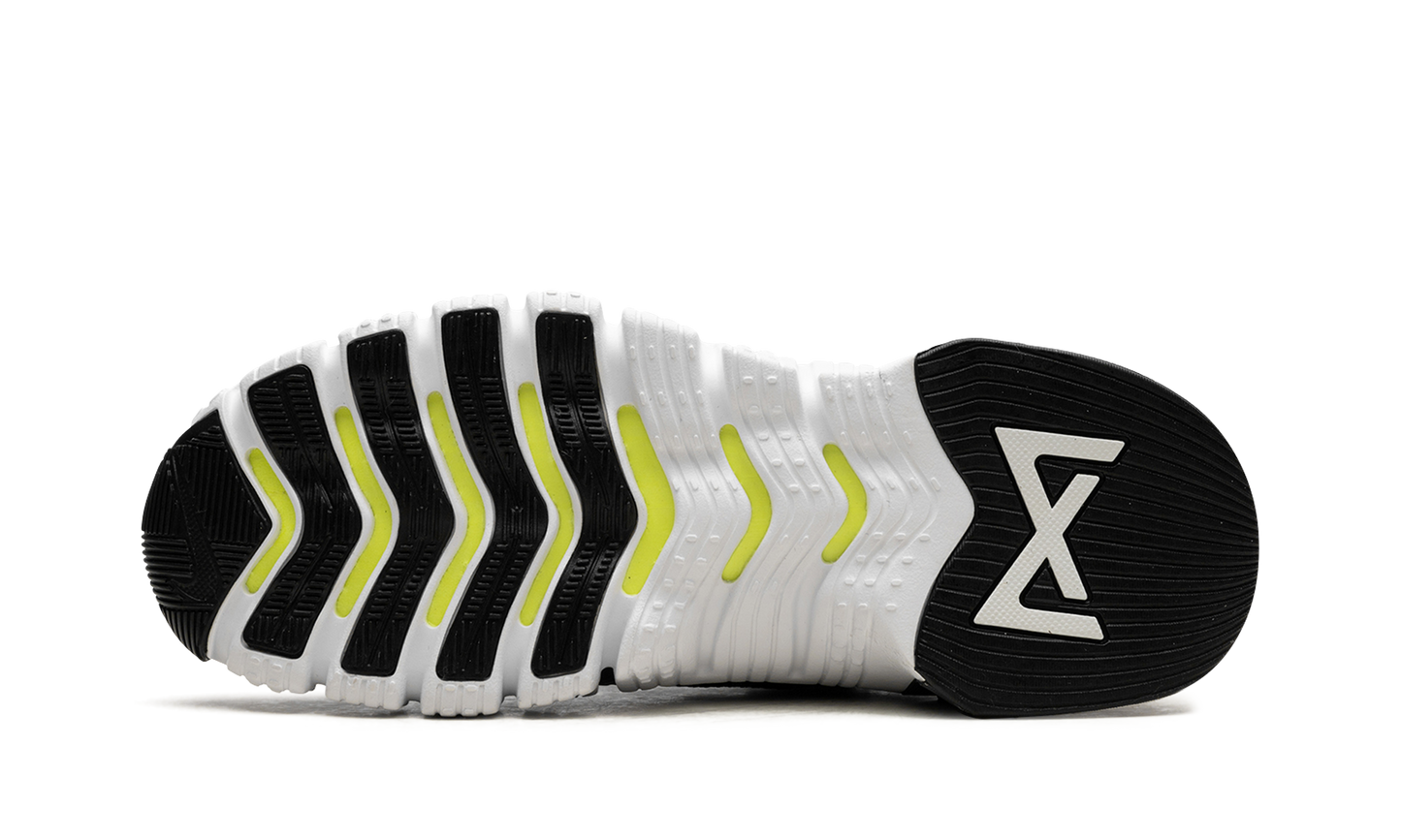 FREE METCON 3 WMNS"Black/ White" CJ6314 010