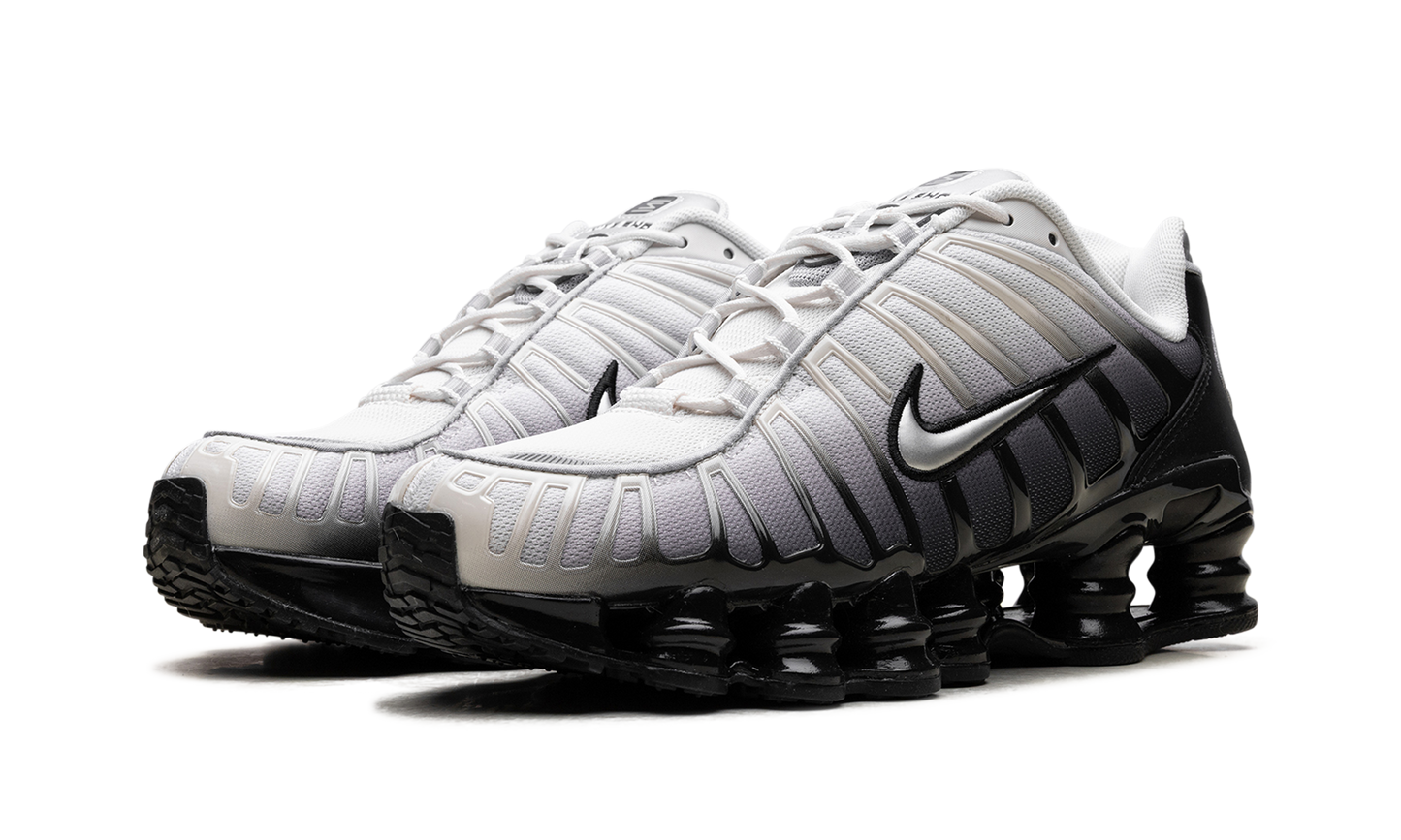 Shox TL WMNS"Off Noir" IB7705 001