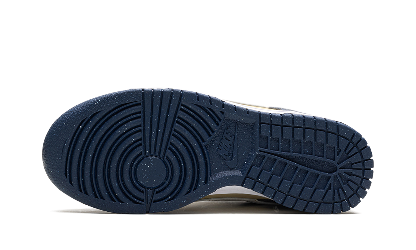 DUNK LO NEXT NATURE WMNS"Midnight Navy Gold" DD1873 401