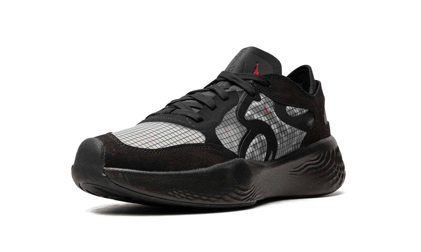 Delta 3 Low "Black Anthracite" DN2647 060